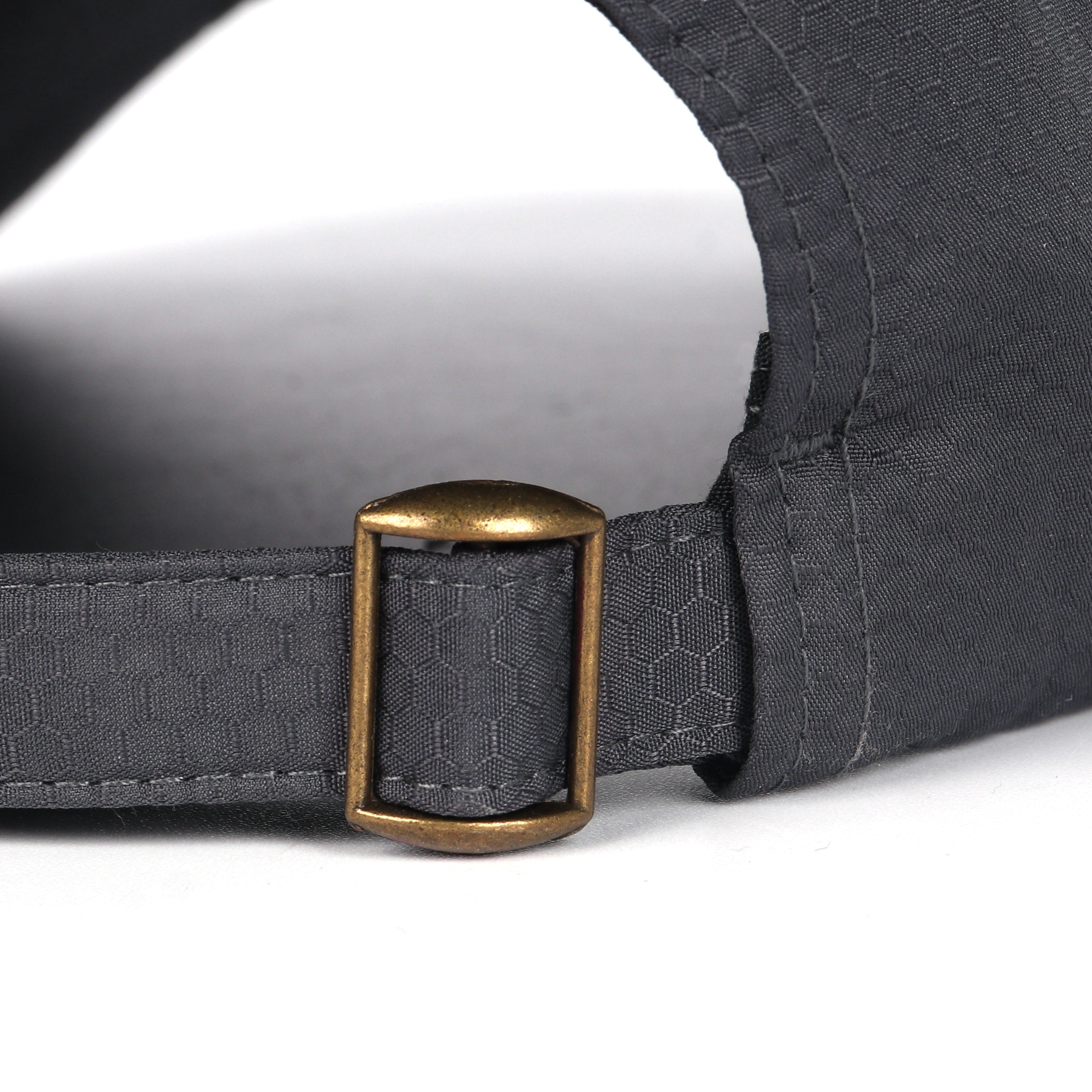 Grey textured quick-dry baseball cap for big heads - adjustable buckle detail